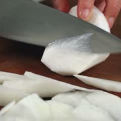 Cách Làm Canh Thịt Bò Nấu Củ Cải Đậm Đà, Bổ Dưỡng