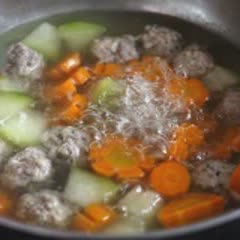 Cách Làm Canh Thịt Viên Ngọt Mát Cùng Bữa Cơm