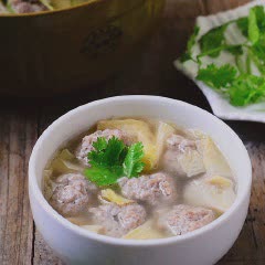 Cách làm canh thịt viên nấu tàu hũ ky