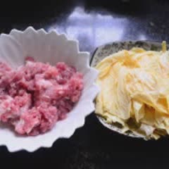 Cách làm canh thịt viên nấu tàu hũ ky