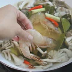 Cách làm canh Tom Yum nấm Thái