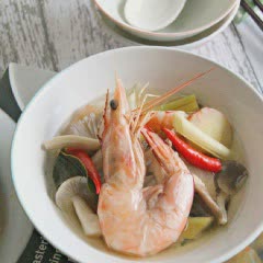 Cách làm canh Tom Yum nấm Thái