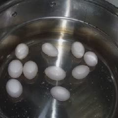 Cách làm canh trứng cút long nhãn