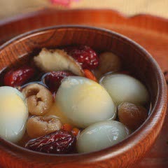 Cách làm canh trứng cút long nhãn