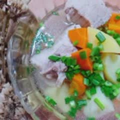 Cách làm Khoai tây cà rốt hầm sườn non