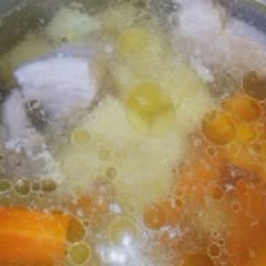 Cách làm Khoai tây cà rốt hầm sườn non