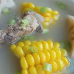 Cách làm sườn nấu ngô củ sen