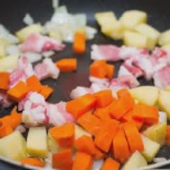 Cách làm Súp khoai tây thịt heo