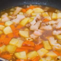 Cách làm Súp khoai tây thịt heo