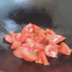 Cách làm Súp trứng cà chua và khoai tây