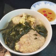 Cách làm trứng cá ngát nấu canh chua lá giang