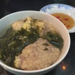 Cách làm trứng cá ngát nấu canh chua lá giang