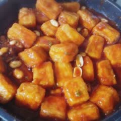 Cách làm đậu hũ chiên sốt tương cà và đậu phộng