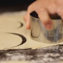 Cách làm bánh gối nhân nấm chay