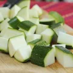 Cách nấu Bí ngòi xào sốt cà chua