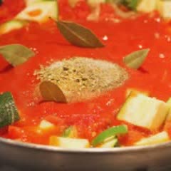 Cách nấu Bí ngòi xào sốt cà chua