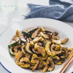 Cách làm Bí ngòi xào tương đen