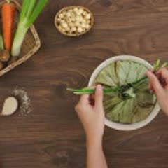 Cách Làm Cơm Gạo Lứt Thập Cẩm Gói Lá Sen Bổ Dưỡng