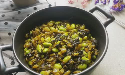 Cách làm hạt đậu nành lông xào dưa cải chua