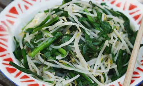 Cách làm hẹ xào giá đỗ