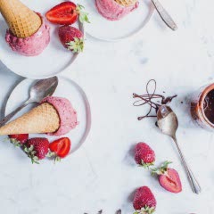 Cách làm Kem dâu tây chocolate