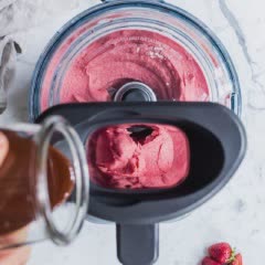 Cách làm Kem dâu tây chocolate