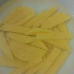 Cách làm khoai tây chiên mặn