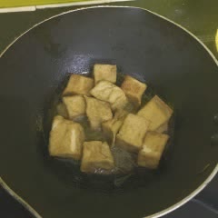Cách làm Nấm và đậu hũ om nước tương