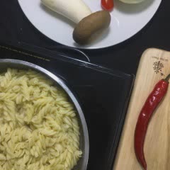 Cách làm pasta nấm đùi gà sốt vang