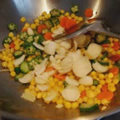 Cách làm rau củ xào thập cẩm chay