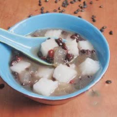 Cách làm chè đậu đen nha đam mát ngọt