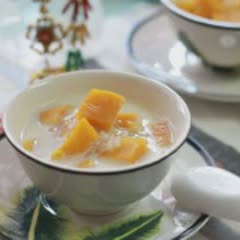 Cách làm chè bí đỏ bột báng nấu sữa tươi