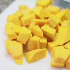 Cách làm chè bí đỏ bột báng nấu sữa tươi