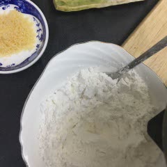 Cách làm Chè bột lọc nhân dừa non và nước cốt dừa
