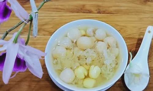 Cách nấu Chè Hạt Sen Long Nhãn Tuyết Nhĩ giải nhiệt mùa hè