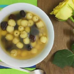 Cách làm chè hạt sen nho khô