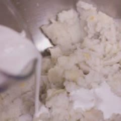Cách nấu Chè khoai sọ cốt dừa bột báng