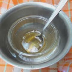 Cách nấu chè khúc bạch ăn kèm vải