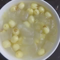Cách làm Chè nha đam nấu hạt sen đậu xanh