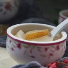 Cách nấu chè trái lê củ cải trắng và hạnh nhân