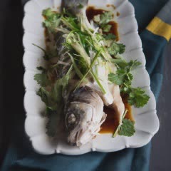 Cách làm Cá Hấp Kiểu Hongkong đậm đà, ngon chuẩn vị