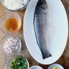 Cách làm Cá Hồi Hấp Cải Sốt Thái thanh đạm và bổ dưỡng 