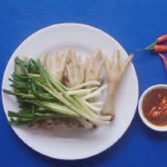 Cách làm chân gà hấp hành lá thơm ngon