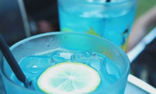 Cách làm Cocktail Blue Fizz