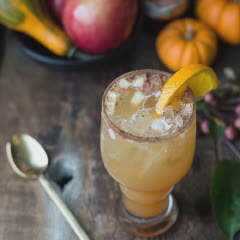 Cách pha cocktail cam táo hấp dẫn