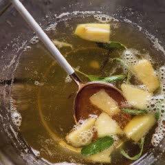 Cách làm Cocktail táo gừng
