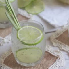 Cách Pha Nước Chanh Hạt Chia Hương Sả Chua Ngọt Cực Ngon