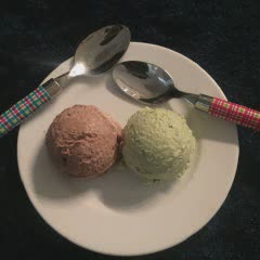 Cách làm kem chocolate và trà xanh siêu dễ