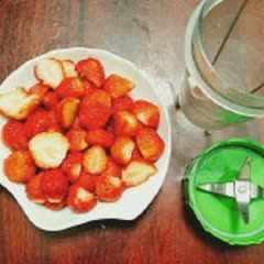 Cách làm kem que dâu sữa tươi