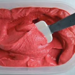 Cách làm kem sữa chua trộn dâu tây